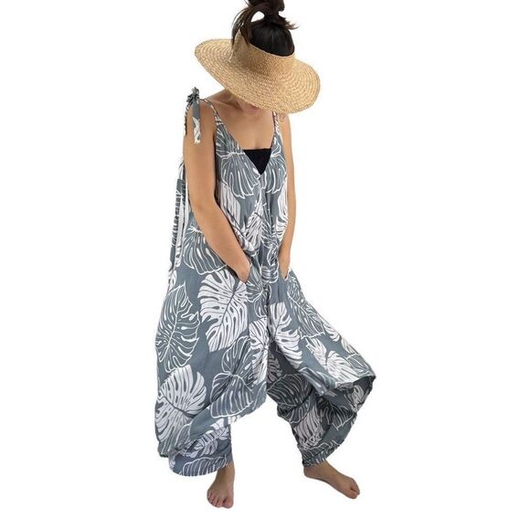 Pōʻalima Gray White Monstera Tropical Boho Wide Leg Beach Romper - Picture 7 of 16